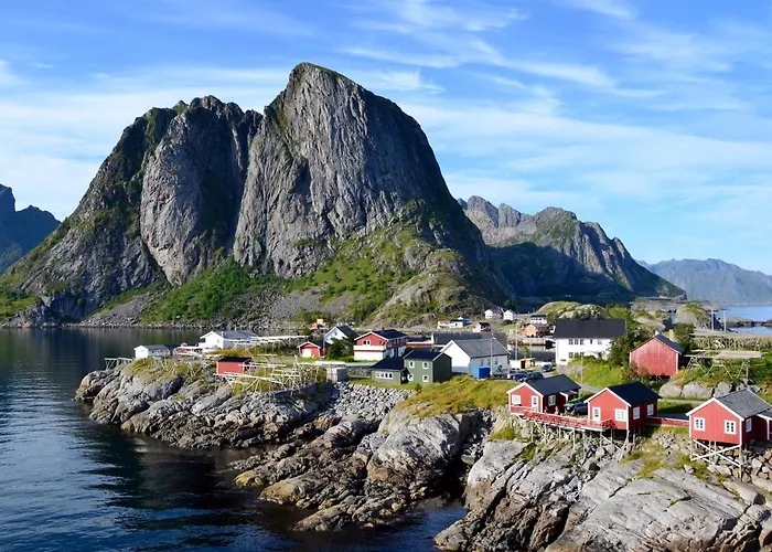 The Manor House In Hamnoy