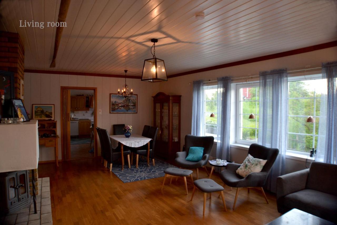 The Manor House In Hamnoy Lodge
