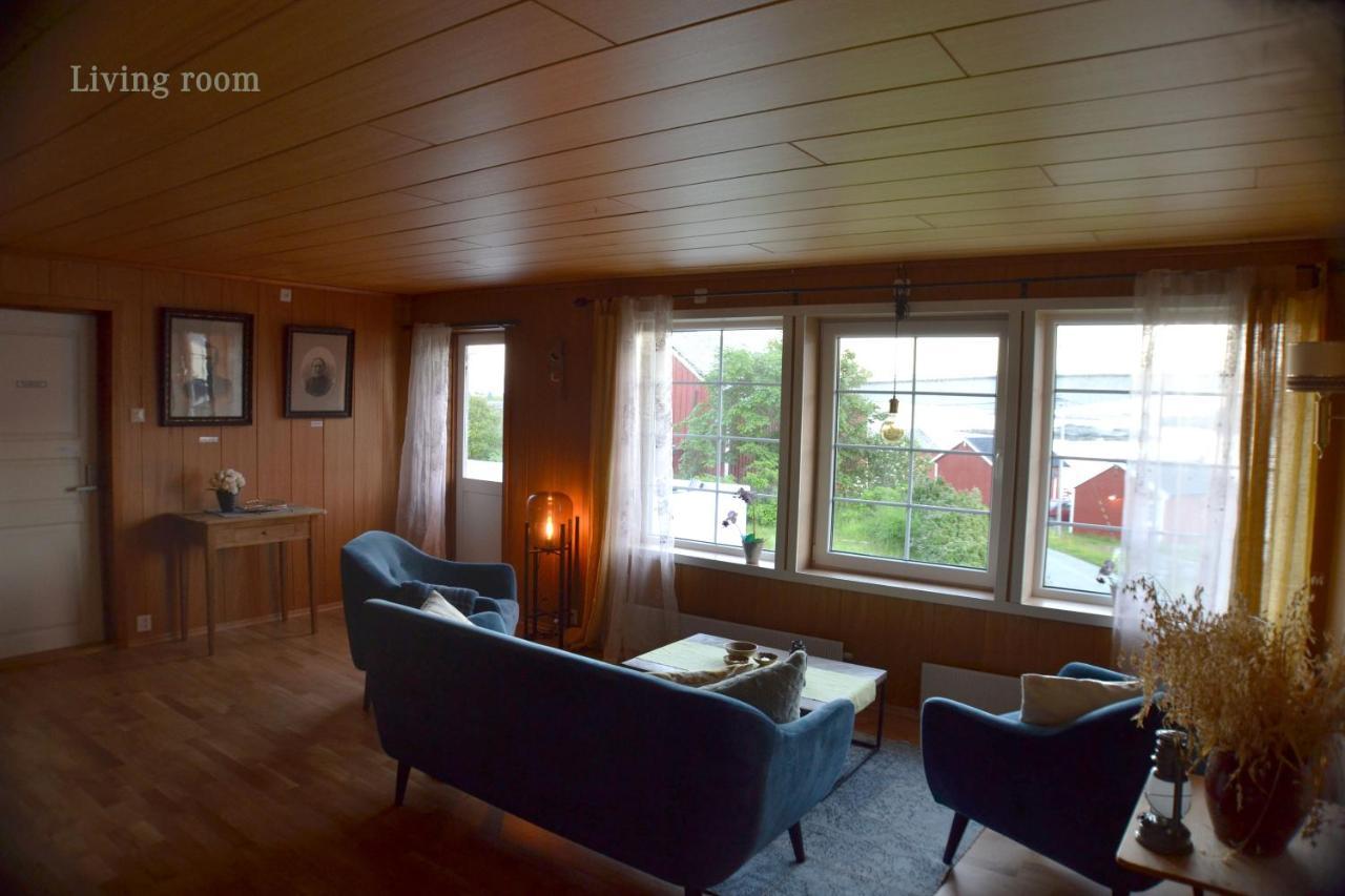 The Manor House In Hamnoy Lodge